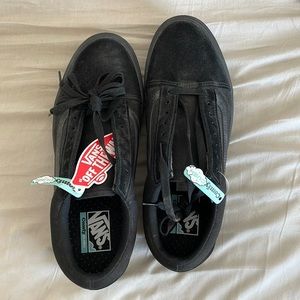 NWT Comfy Cush Black Old School Vans, Mens 10.5